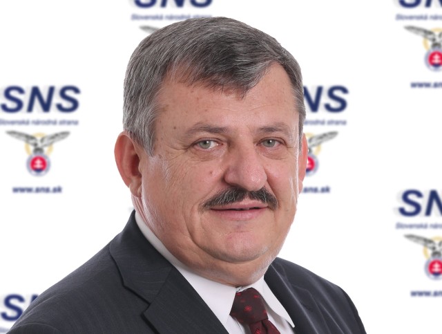 hrnko sa stal poradcom predsedu parlamentu kollára