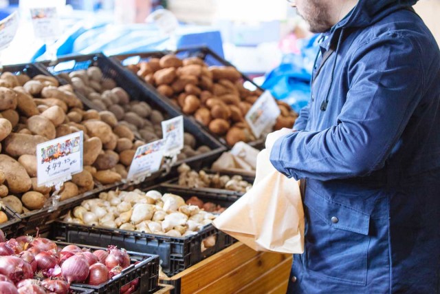 6b46535ed1b76724c9fc5dbf5014d388f017e1e3_gemueseeinkauf_kartoffel-und-ei-eine-nahrhafte-kombi
