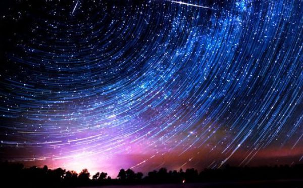 meteoricky-roj-Kvadrantidy-prelietava-okolo-Zeme-a-poskytuje-nadherny-pohlad