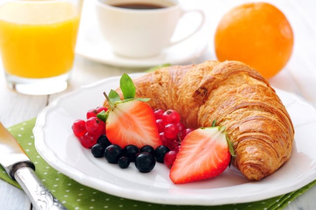 breakfast-coffee-fruit-juice-strawberries-orange-cup-croissant-juice-strawberry-orange-breakfast-coffee-croissants