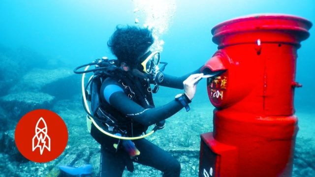 japans-post-box-under-the-sea