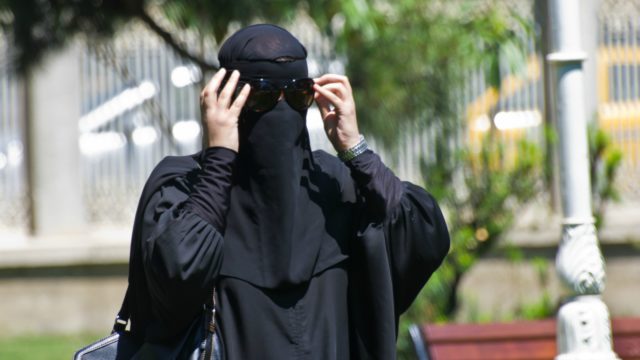 švajčiarsky kantón zakáže zahaľovanie tváre napriek nesúhlasu vlády 2