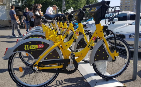 57976_Bikesharing-v-Bratislave-hlasi-prve-problemy-Vandali-vedome-nicia-bicykle-a-kradnu-pedale