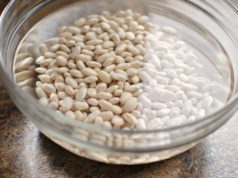 Trávenie strukovín uľahčí ich namáčanie alebo naklíčenie