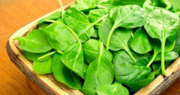 1777395_spenat-byliny-v0