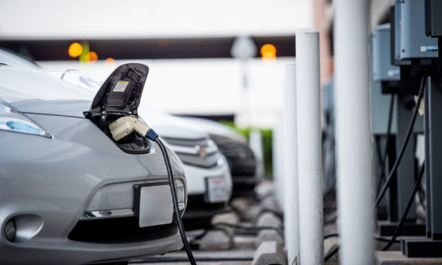 počet elektrických modelov áut v eú sa do dvoch rokov strojnásobí 2