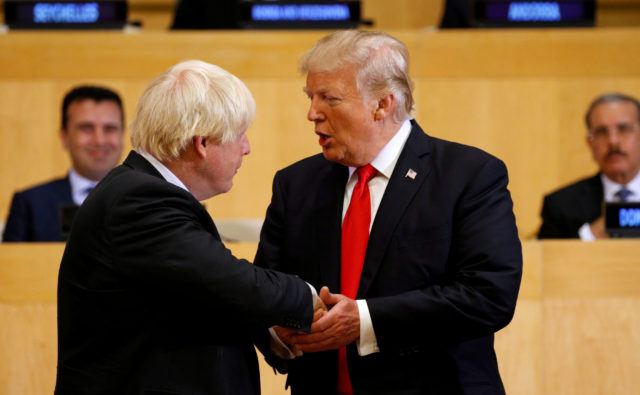 johnson je ten správny muž pre brexit, tvrdí trump 1