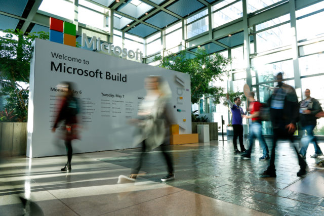 najbohatšou firmou sveta je microsoft, zosadil z trónu apple 1