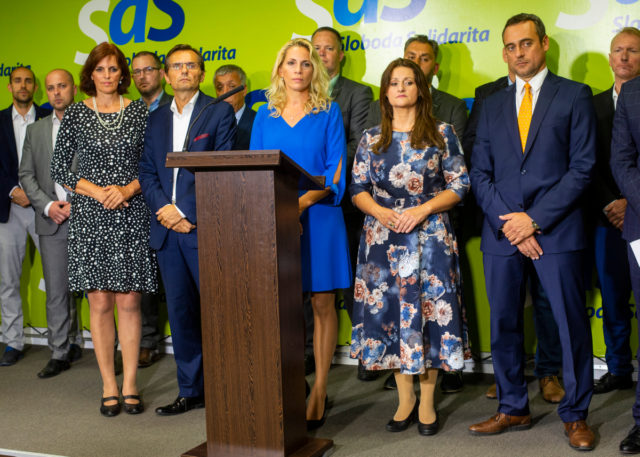 odídenci zo sas zakladajú v nr sr vlastný poslanecký klub