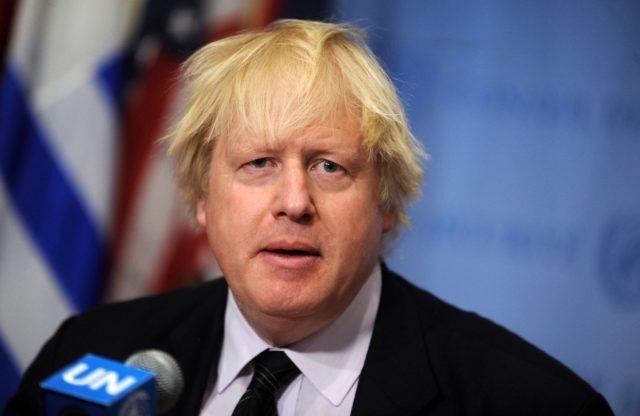 boris johnson sľubuje obmedzenie imigrácie