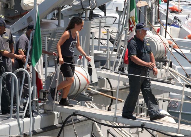 prepustili loď prevážajúcu migrantov_vrac ia sa na more 1