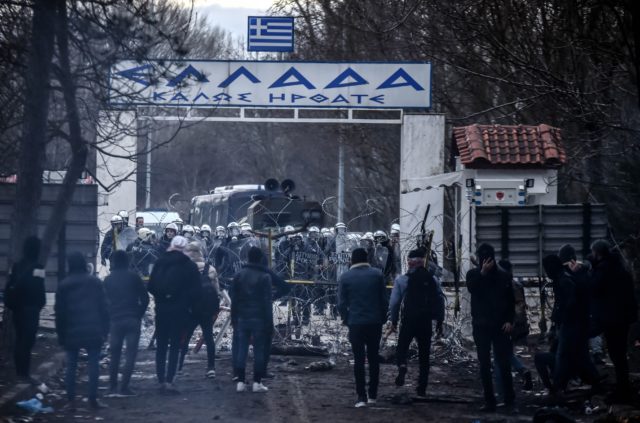 turecko odviezlo posledných utečencov z hranice s gréckom do vnútrozemia 2