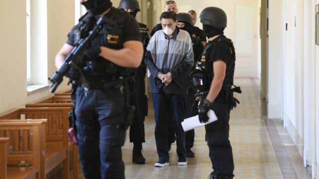 rozhodli o väzbe pre podnikateľa majského, skončil na pankráci