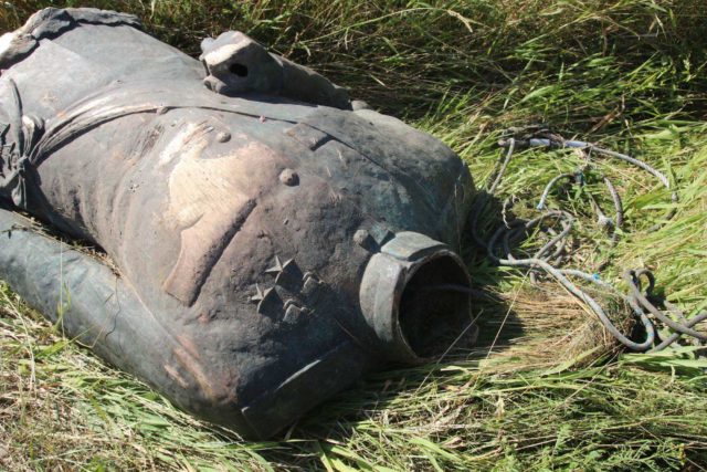 v poľsku zničili sochu sovietskeho maršala_rusko žiada ospravedlnenie 1