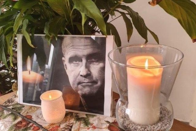 ministerstvo vnútra sa napokon rozhodlo vyvesiť čiernu zástavu na počesť lučanského