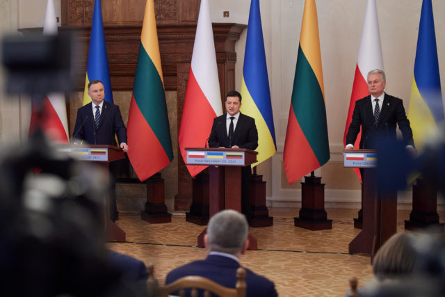 poľsko a litva sa pridali na stranu kyjeva_žiadajú ďalšie sankcie proti moskve