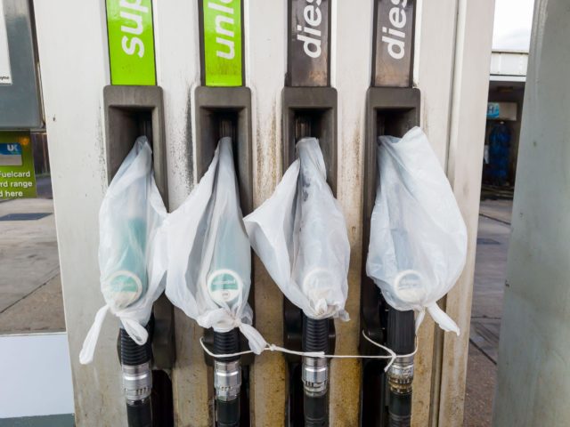 nedostatok_benzinu_pumpa